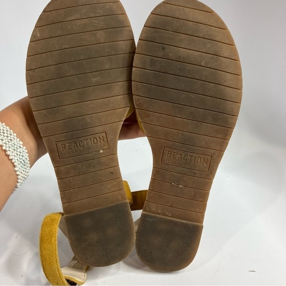 Reaction Kenneth Cole yellow suede Jolly sandals size 6.5 - Picture 6 of 7